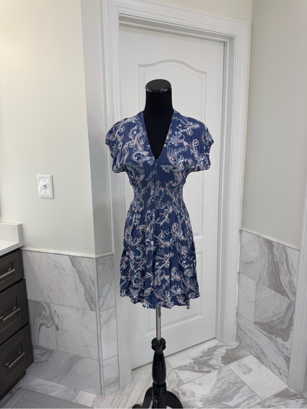 BeBop Navy Paisley V-Neck Short Sleeve Dress